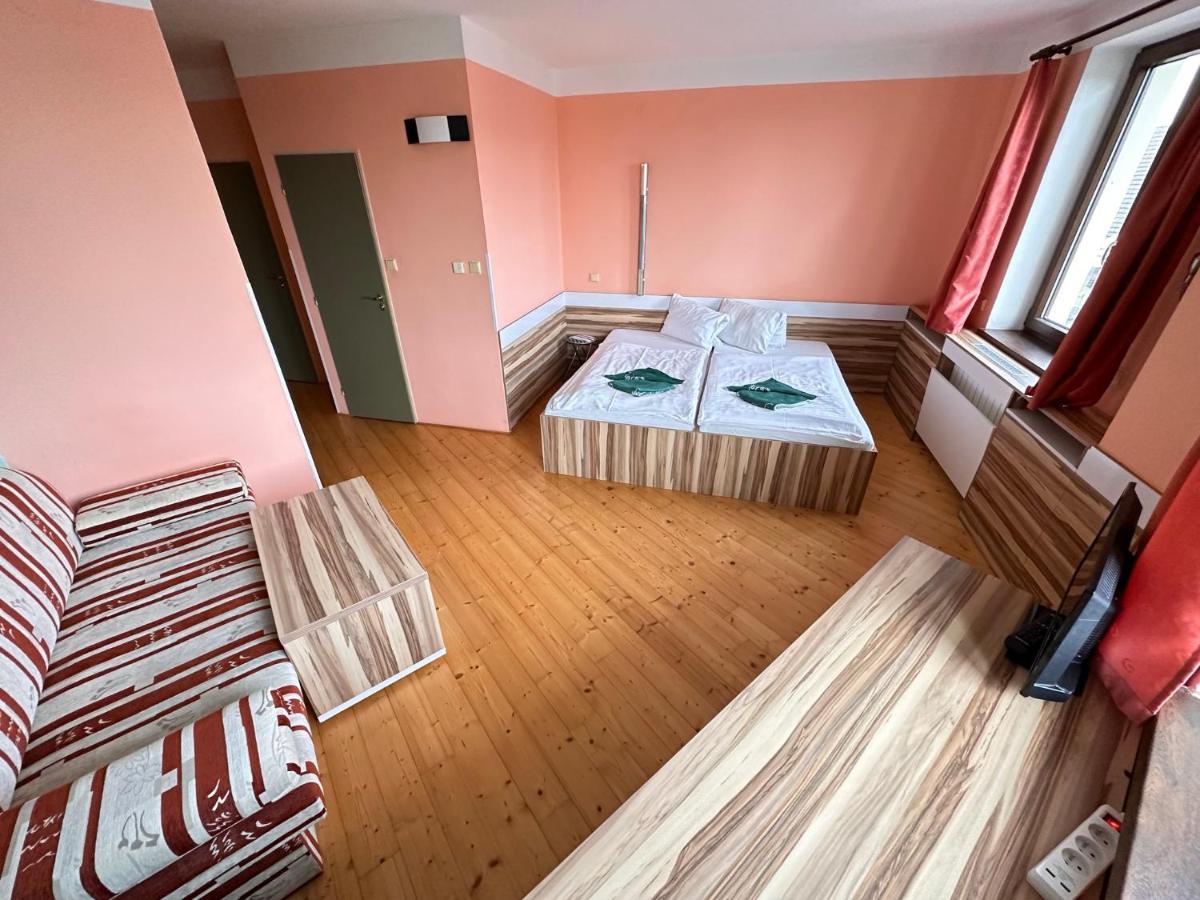 Hotel N Znojmo Exterior foto